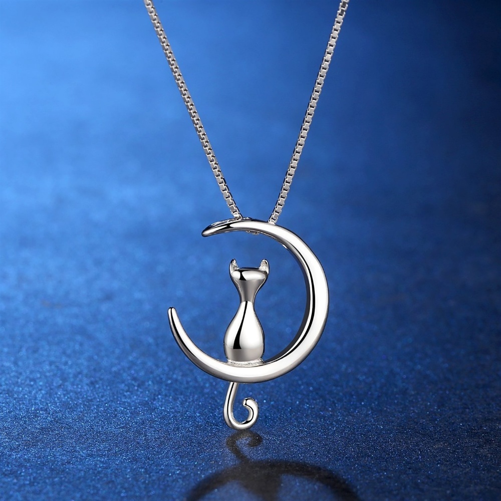 ❤️4 for $20 Sale❤️Silver Moon Cat Necklace - Picture 2 of 5